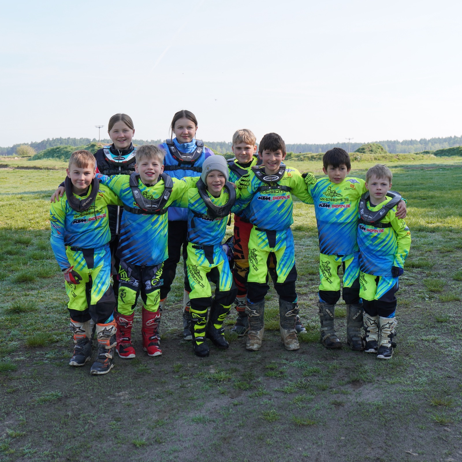 Das MX-Speedys Team in voller Montur